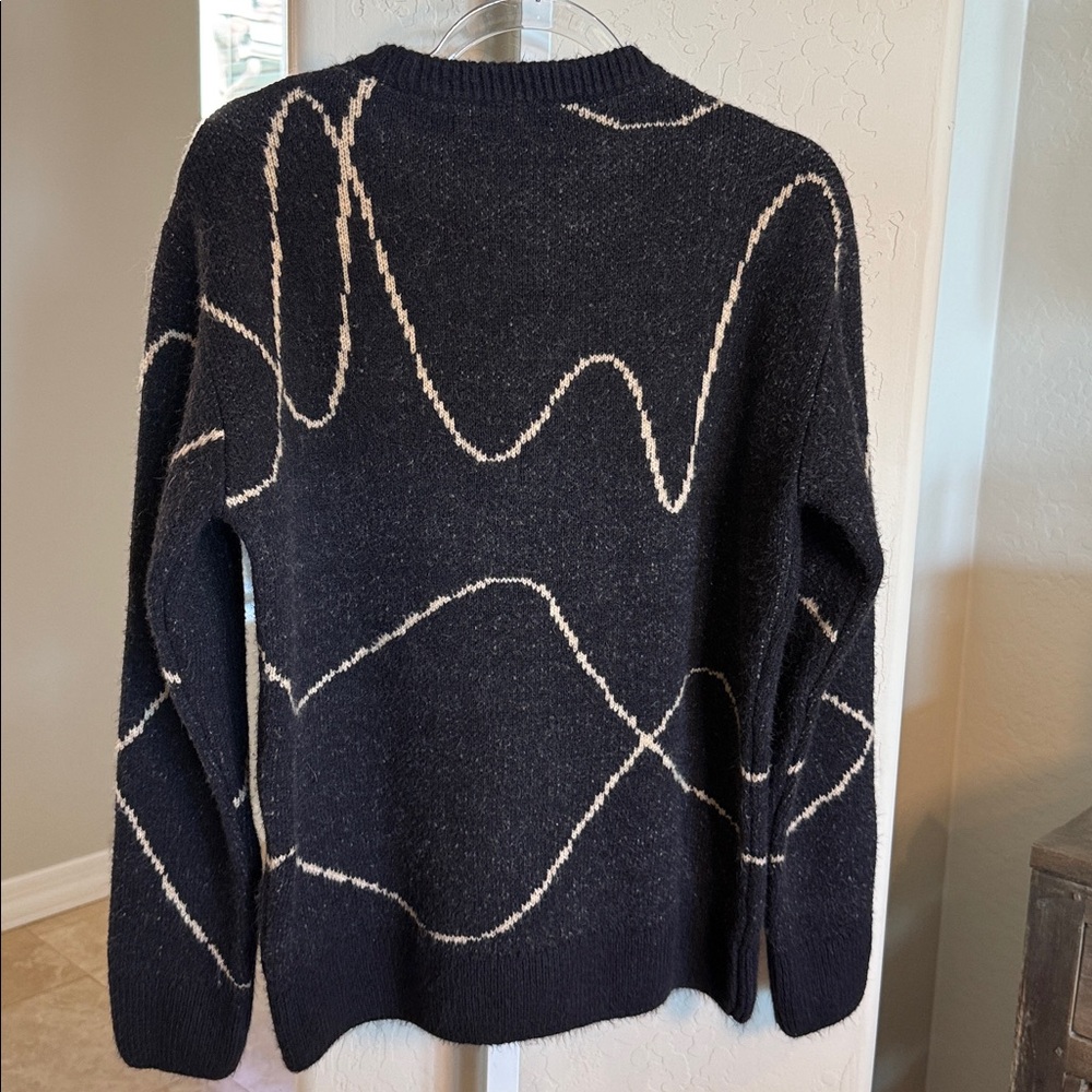 Zara Black and Cream Oversized Knit Sweater - Picture 4 of 7